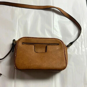 - Darcy Marley London - crossbody camera bag